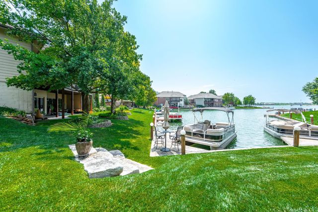 2105 W Harborlight Ct, Wichita, KS 67204