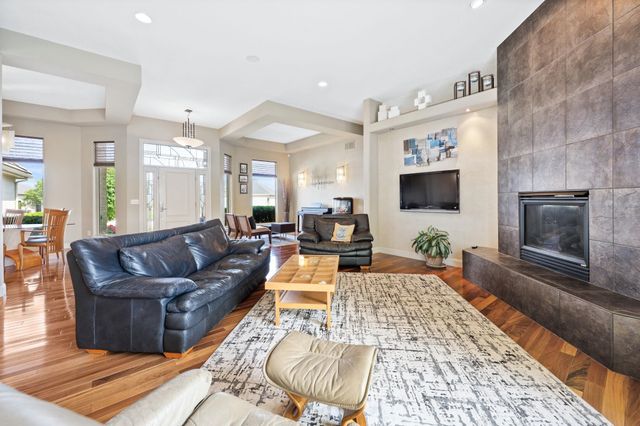 2105 W Harborlight Ct, Wichita, KS 67204