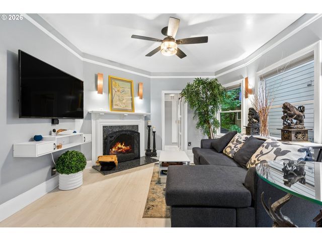 224 Nw 20TH Ave, Portland, OR 97209