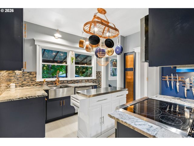 224 Nw 20TH Ave, Portland, OR 97209