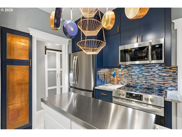 224 Nw 20TH Ave, Portland, OR 97209