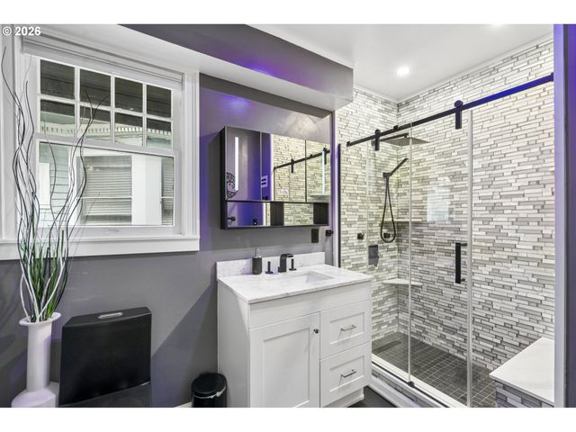 224 Nw 20TH Ave, Portland, OR 97209