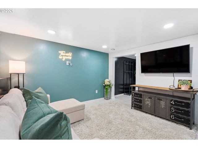 224 Nw 20TH Ave, Portland, OR 97209