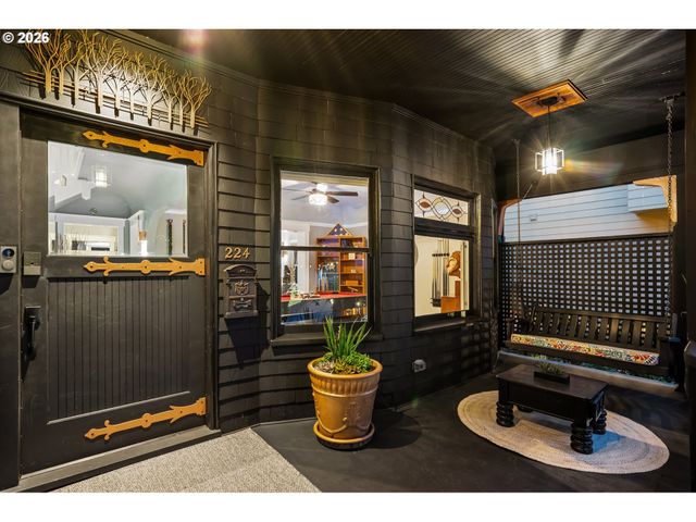 224 Nw 20TH Ave, Portland, OR 97209