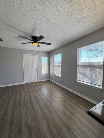 2624 Avenue K, Lubbock, TX 79411