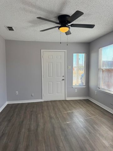 2624 Avenue K, Lubbock, TX 79411