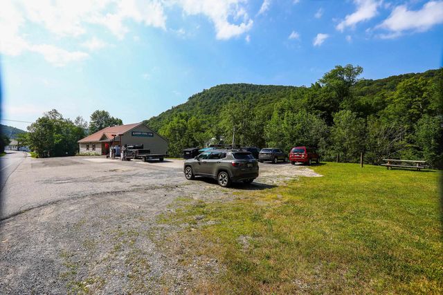 6828 Main Street, Readsboro, VT 05350