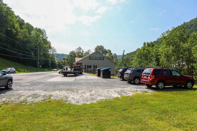 6828 Main Street, Readsboro, VT 05350