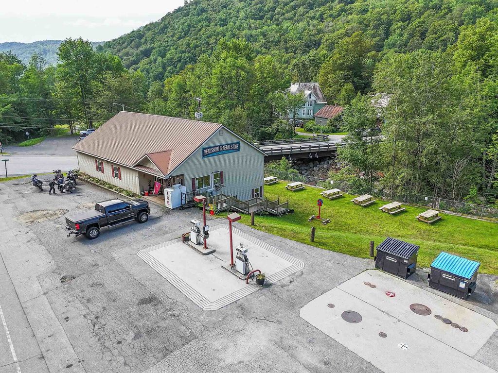 6828 Main Street, Readsboro, VT 05350