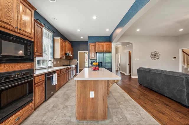 1904 Yarmouth Court, Mansfield, TX 76063