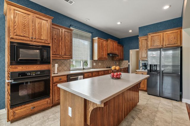 1904 Yarmouth Court, Mansfield, TX 76063