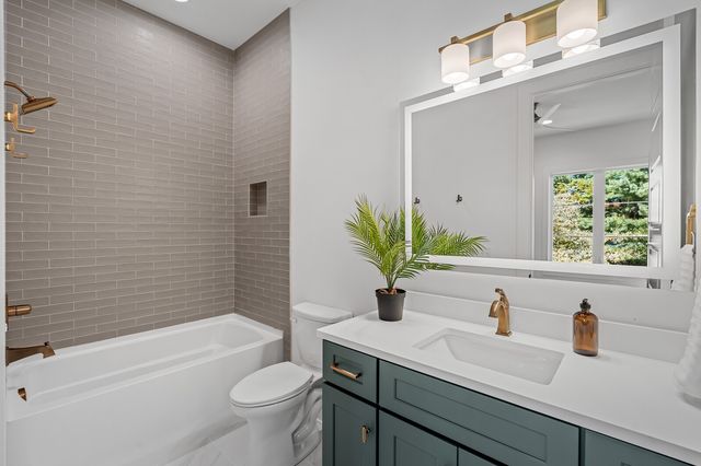 2507B Barclay Dr, Nashville, TN 37206