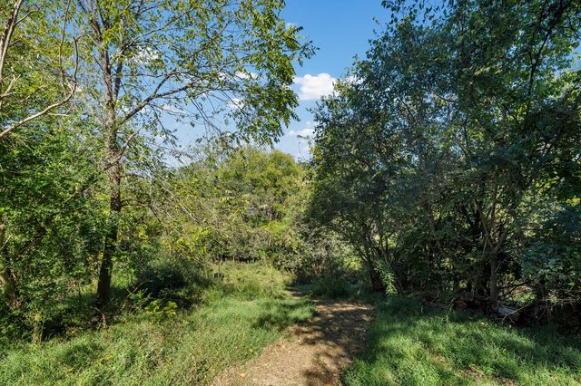 2507B Barclay Dr, Nashville, TN 37206