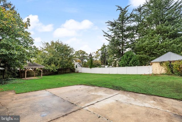 20 E WOODLAND AVE, Pitman, NJ 08071