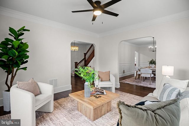 20 E WOODLAND AVE, Pitman, NJ 08071