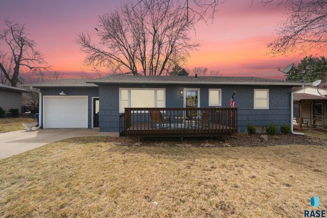 709 S Annway Dr Drive, Sioux Falls, SD 57103