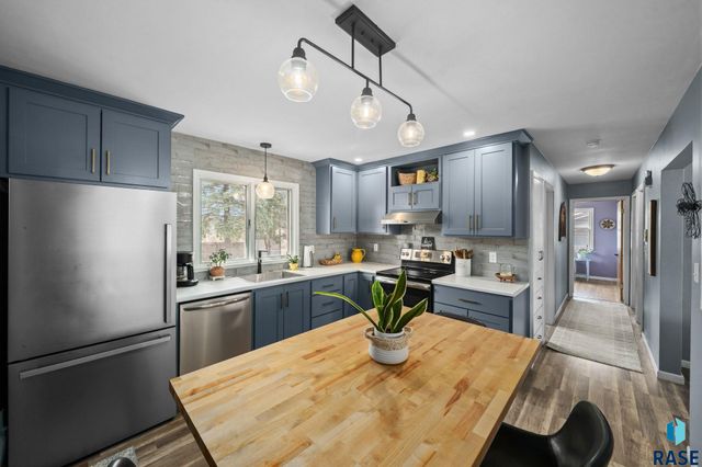 709 S Annway Dr Drive, Sioux Falls, SD 57103