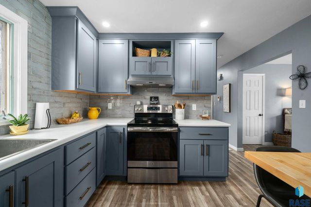 709 S Annway Dr Drive, Sioux Falls, SD 57103