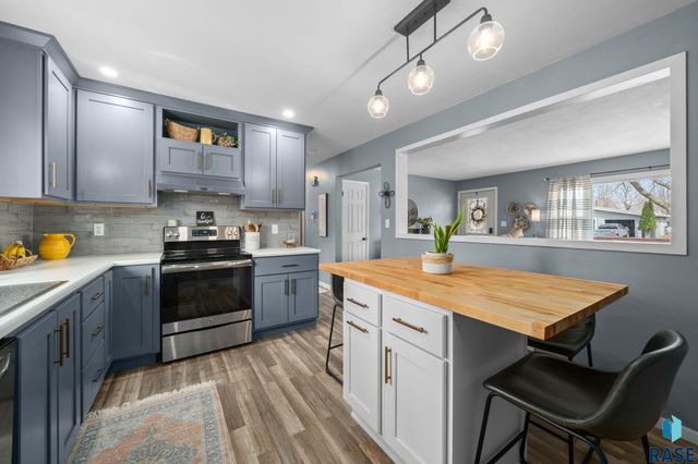 709 S Annway Dr Drive, Sioux Falls, SD 57103