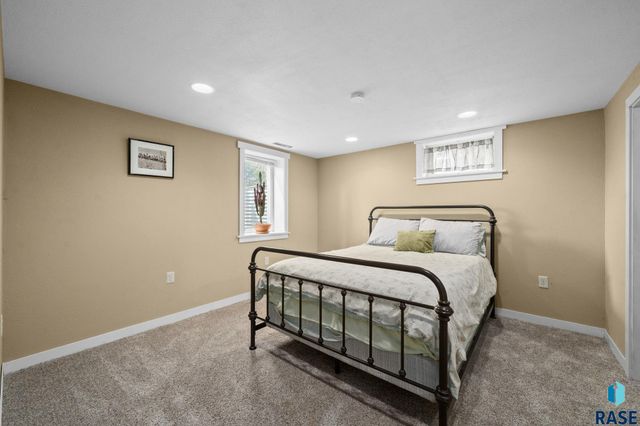 709 S Annway Dr Drive, Sioux Falls, SD 57103