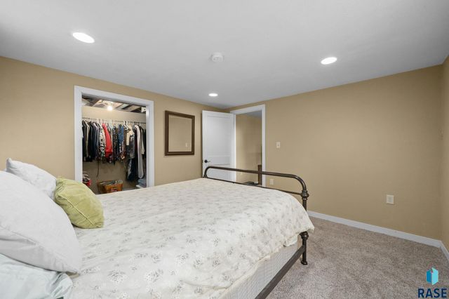 709 S Annway Dr Drive, Sioux Falls, SD 57103