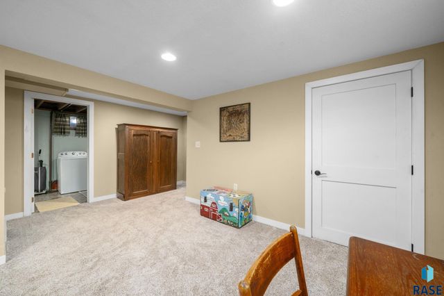 709 S Annway Dr Drive, Sioux Falls, SD 57103