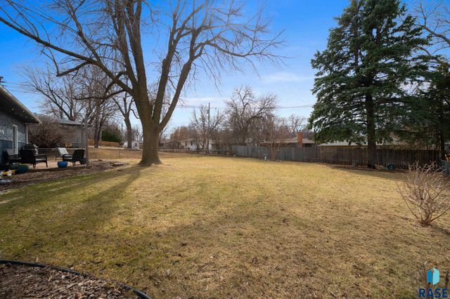 709 S Annway Dr Drive, Sioux Falls, SD 57103