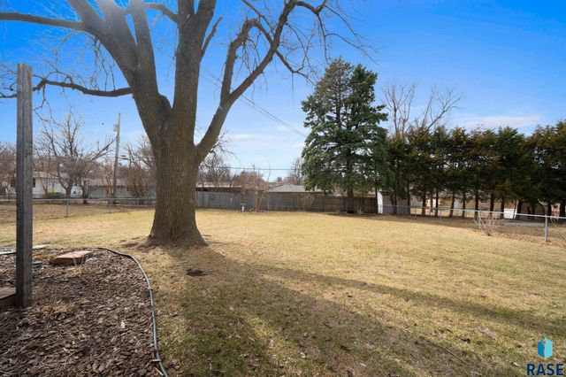 709 S Annway Dr Drive, Sioux Falls, SD 57103