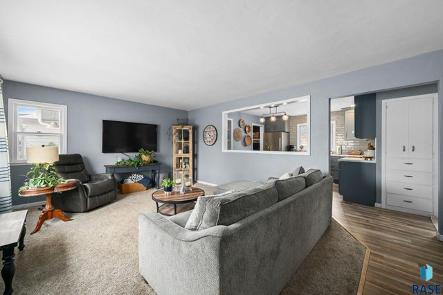 709 S Annway Dr Drive, Sioux Falls, SD 57103