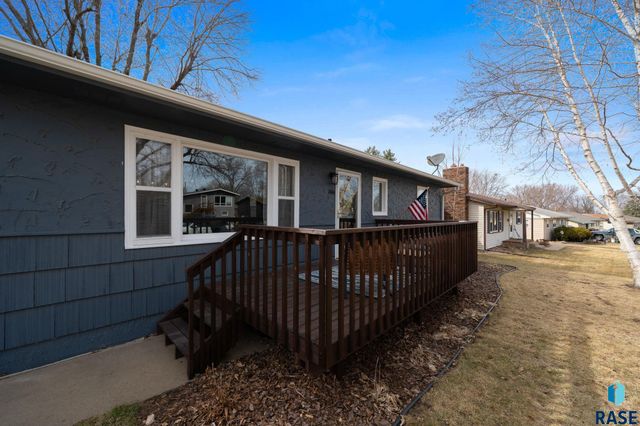 709 S Annway Dr Drive, Sioux Falls, SD 57103