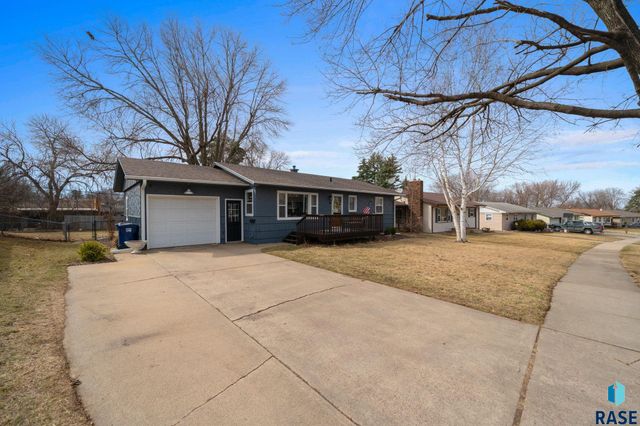 709 S Annway Dr Drive, Sioux Falls, SD 57103