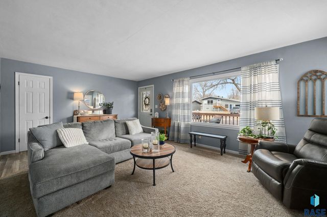 709 S Annway Dr Drive, Sioux Falls, SD 57103