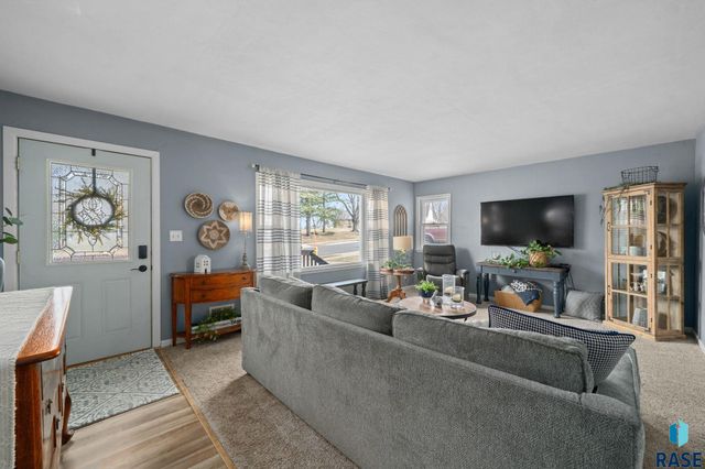 709 S Annway Dr Drive, Sioux Falls, SD 57103