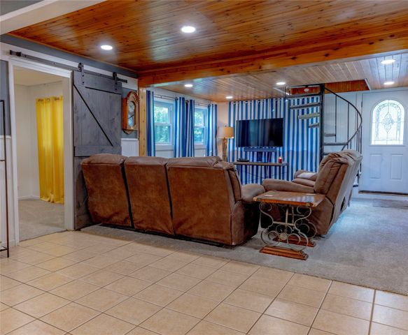 389 Hillcrest Circle, Gordonville, TX 76245