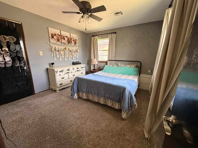 128 NE English St, Lawton, OK 73507
