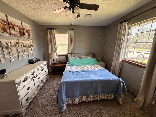 128 NE English St, Lawton, OK 73507