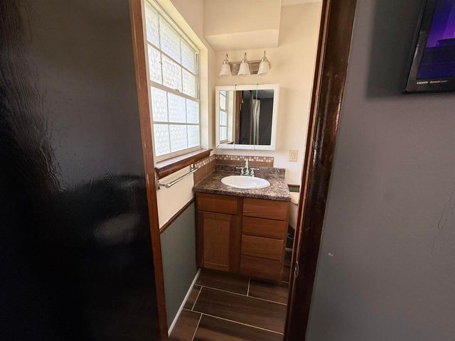 128 NE English St, Lawton, OK 73507
