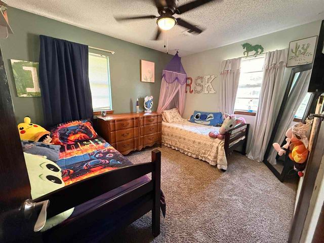 128 NE English St, Lawton, OK 73507