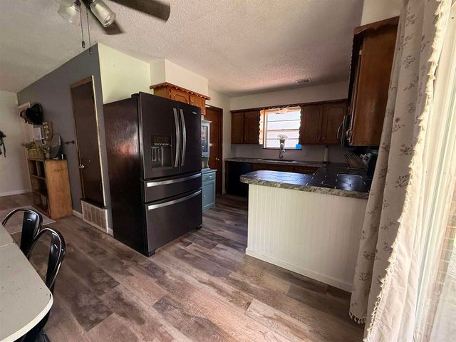 128 NE English St, Lawton, OK 73507