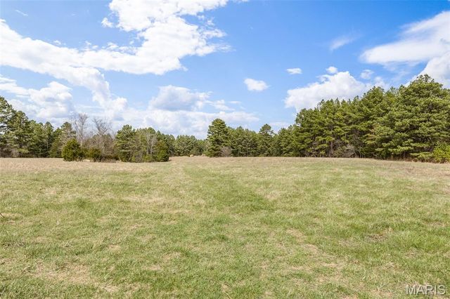 9075 32 Highway, Ste Genevieve, MO 63670