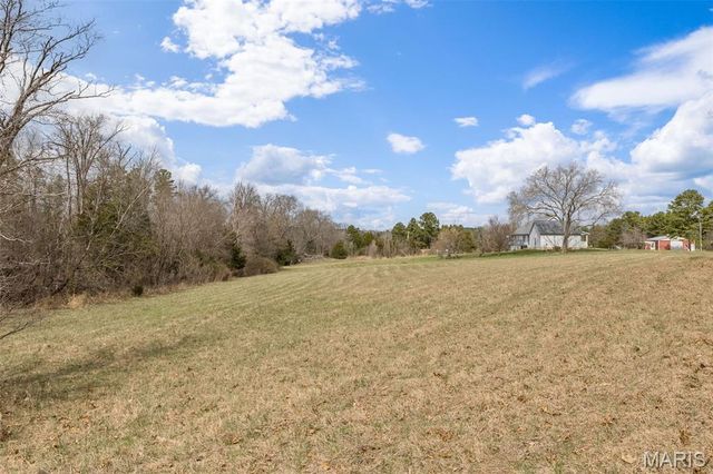 9075 32 Highway, Ste Genevieve, MO 63670