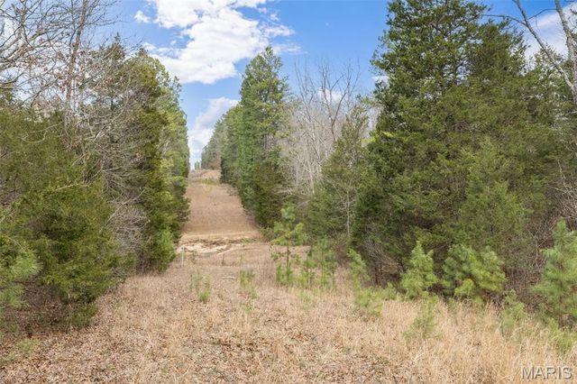 9075 32 Highway, Ste Genevieve, MO 63670