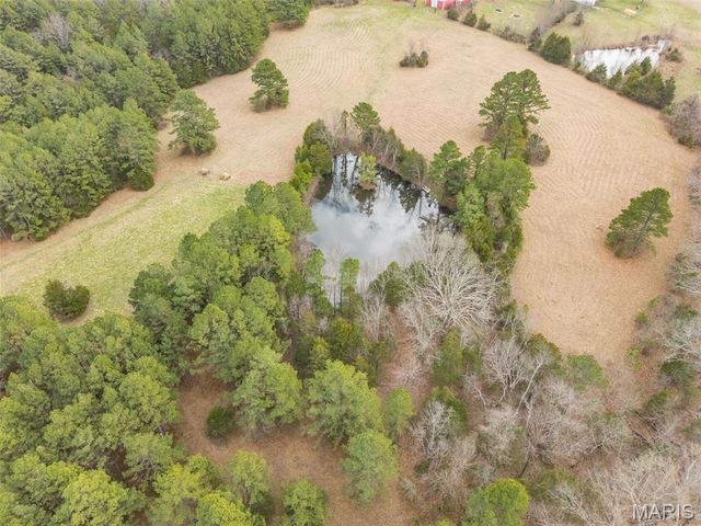 9075 32 Highway, Ste Genevieve, MO 63670