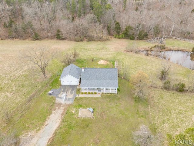 9075 32 Highway, Ste Genevieve, MO 63670