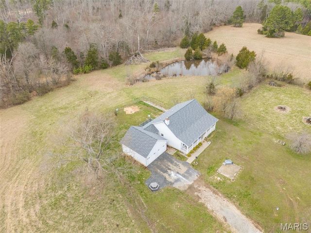 9075 32 Highway, Ste Genevieve, MO 63670