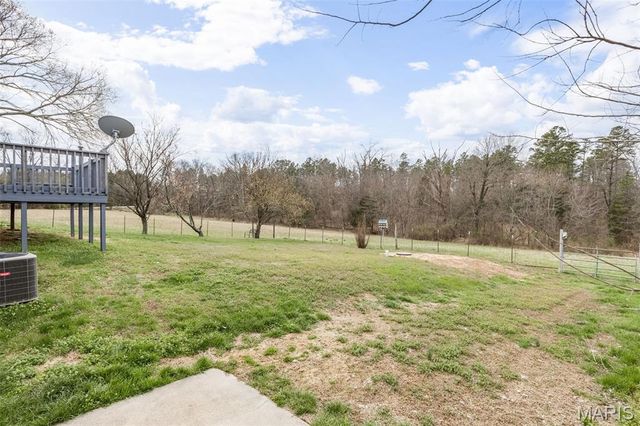 9075 32 Highway, Ste Genevieve, MO 63670