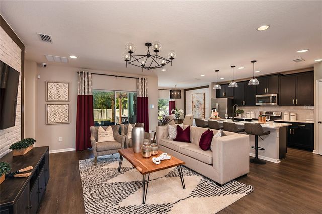 591 DARSHIRE AVENUE, Eustis, FL 32736