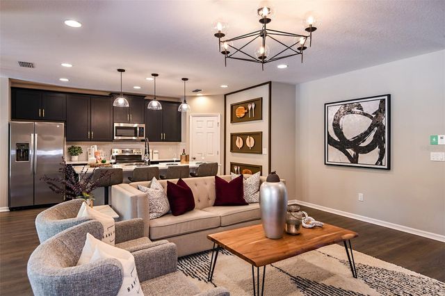 591 DARSHIRE AVENUE, Eustis, FL 32736