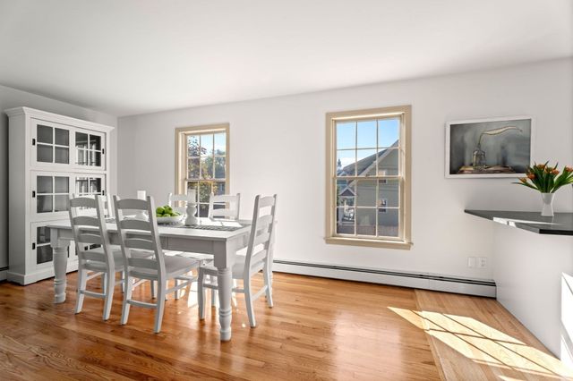 28 Elm Street 2, Manchester, MA 01944