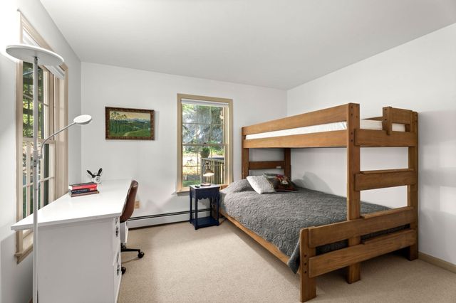 28 Elm Street 2, Manchester, MA 01944